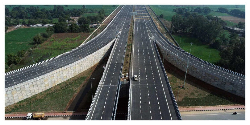 Delhi-Mumbai Expressway  connectivity  : Innovative 12-Lane Design with Service Roads