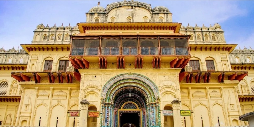 Explore Kanak Bhawan Ayodhya Temple of Lord Ram and Goddess Sita : Visiting Time, Travel Tips, and Things to Do | Mr Cabby : Your Taxi Partner in Ayodhya