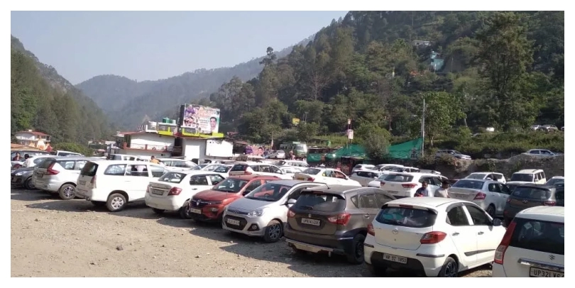 Facing a parking crisis in Nainital and Kainchi Dham: Tourist Vehicles to Halt at Haldwani